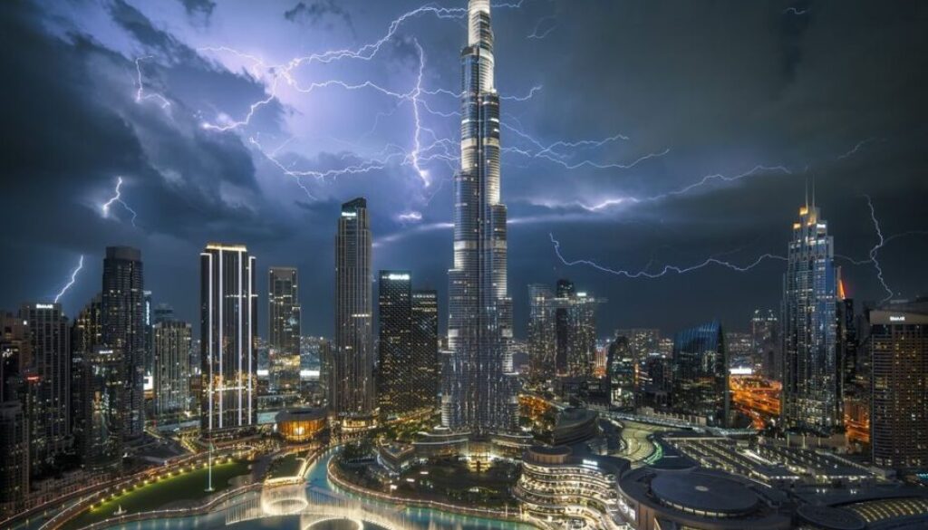 dubai heavy rain and thunderstorm